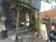Hendak Dibangun Underpass, Satpol PP Lakukan Sterilisasi Puluhan Bangunan di Bitung Hendak Dibangun Underpass, Satpol PP Lakukan Sterilisasi Puluhan Bangunan di Bitung