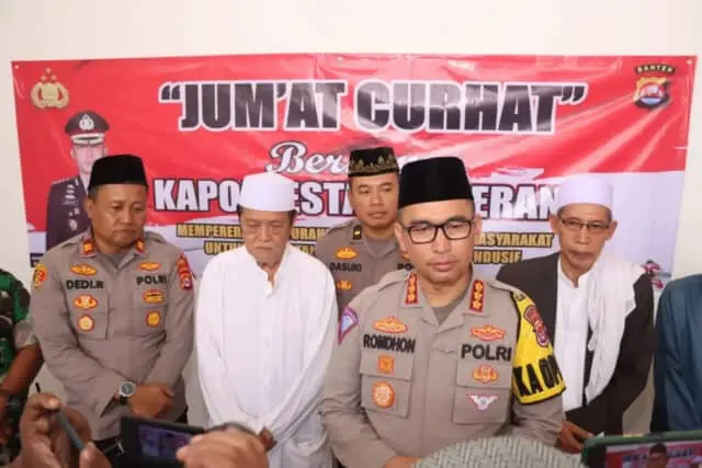 Jumat Curhat, Kapolresta Tangerang Sambangi Warga Tampung Aspirasi Jumat Curhat, Kapolresta Tangerang Sambangi Warga Tampung Aspirasi