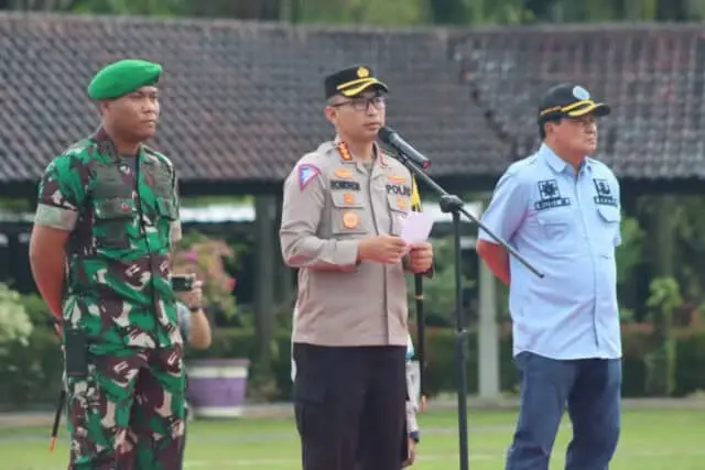 Jelang Malam Tahun Baru, Polresta Tangerang Gelar Apel Pengamanan Guna Antisipasi Konflik Sosial Jelang Malam Tahun Baru, Polresta Tangerang Gelar Apel Pengamanan Guna Antisipasi Konflik Sosial