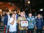 Dukung Program Karang Taruna, Wali Kota Benyamin Raih Penghargaan Satyalancana Dukung Program Karang Taruna, Wali Kota Benyamin Raih Penghargaan Satyalancana