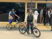 Polisi Bersama Warga Tangkap Pencuri Sepeda di Alun-alun Ahmad Yani, Begini Ceritanya Polisi Bersama Warga Tangkap Pencuri Sepeda di Alun-alun Ahmad Yani, Begini Ceritanya