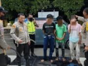 Bawa Celurit Buat Tawuran, Tiga Remaja Diangkut ke Polsek Neglasari Bawa Celurit Buat Tawuran, Tiga Remaja Diangkut ke Polsek Neglasari