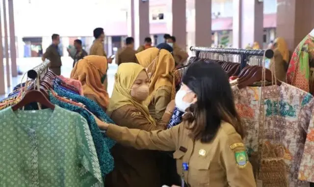 Ajib! Disperindagkop UKM Kota Tangerang Meriahkan 12.12 dengan Bazar UMKM Ajib! Disperindagkop UKM Kota Tangerang Meriahkan 12.12 dengan Bazar UMKM