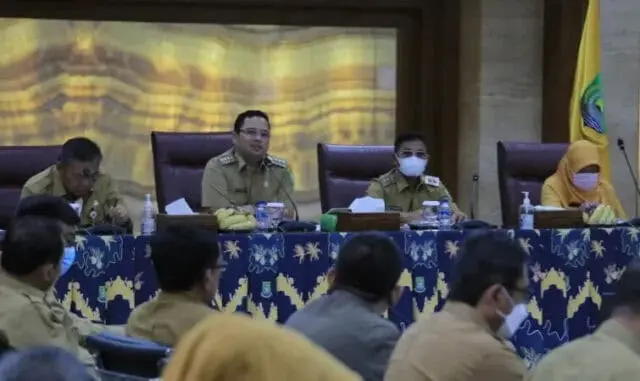 Rapat Evaluasi, Walikota dan Wakil Walikota Tangerang Minta Lurah Camat Kreatif Rapat Evaluasi, Walikota dan Wakil Walikota Tangerang Minta Lurah Camat Kreatif