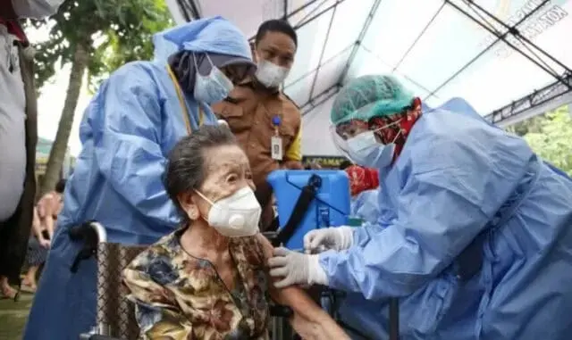 Lansia di Kota Tangerang Mulai Dapatkan Vaksinasi Booster ke- 2 Covid-19 Lansia di Kota Tangerang Mulai Dapatkan Vaksinasi Booster ke- 2 Covid-19