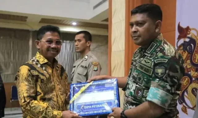 Wakil Walikota Tangerang Serahkan DIPA Pada 23 Satuan Kerja di Tangerang Raya Wakil Walikota Tangerang Serahkan DIPA Pada 23 Satuan Kerja di Tangerang Raya