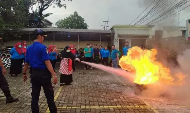 Tenaga Kesehatan Puskesmas Larangan Utara Dilatih Mitigasi Bencana Tenaga Kesehatan Puskesmas Larangan Utara Dilatih Mitigasi Bencana
