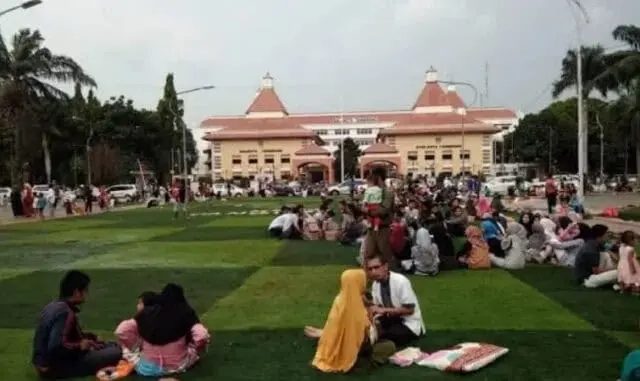 Perayaan Malam Tahun Baru di Kota Tangerang Terpusat di Taman Elektrik Perayaan Malam Tahun Baru di Kota Tangerang Terpusat di Taman Elektrik