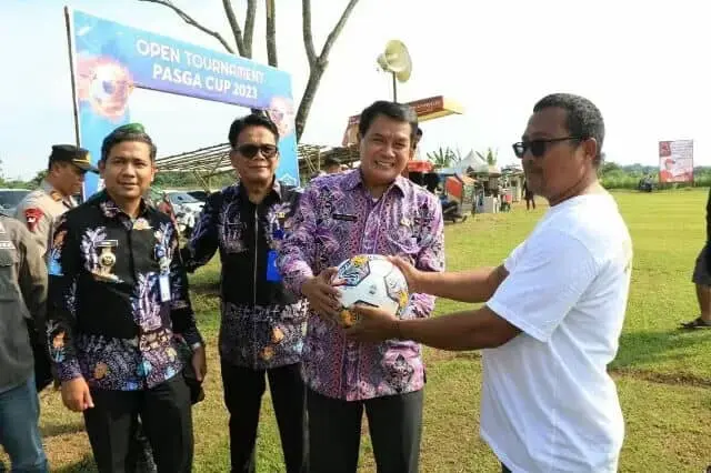 Camat Legok Dampingin Sekda Rudi Maesyal Buka Open Tournament PASGA CUP 2023 Camat Legok Dampingin Sekda Rudi Maesyal Buka Open Tournament PASGA CUP 2023