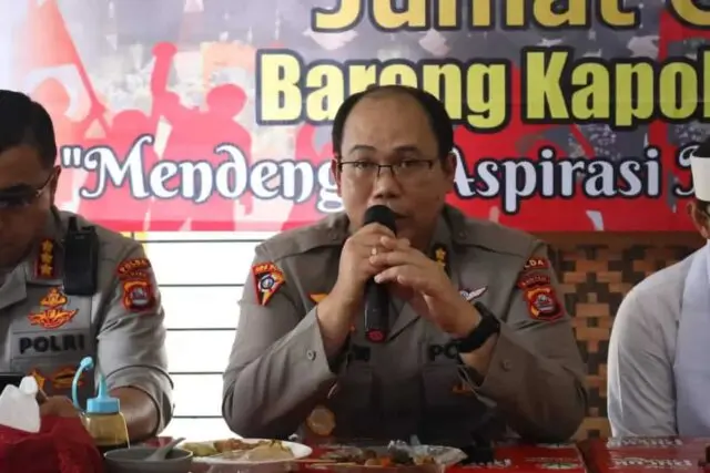 Dengar Aspirasi Masyarakat, Polda Banten Gelar Jumat Curhat di Cipocok Jaya Dengar Aspirasi Masyarakat, Polda Banten Gelar Jumat Curhat di Cipocok Jaya