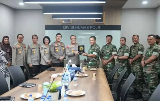 Bangun Kepercayaan dan Kuatkan Kemitraan, Kadispenad Silaturahmi ke Divhumas Polri Bangun Kepercayaan dan Kuatkan Kemitraan, Kadispenad Silaturahmi ke Divhumas Polri