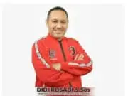 Bacaleg Didi Rosadi Meriahkan Pasang Spanduk HUT PDI Perjuangan ke 50