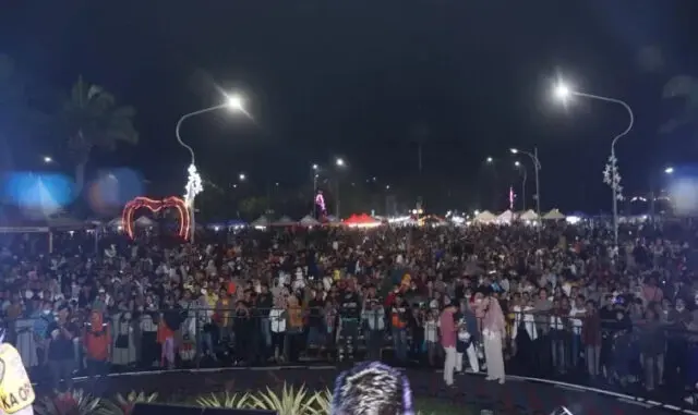 Pesta Tahun Baru 2023 di Taman Elektrik Kota Tangerang Berlangsung Meriah Pesta Tahun Baru 2023 di Taman Elektrik Kota Tangerang Berlangsung Meriah