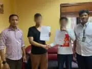 Saling Klaim Handphone Lapor Polisi, Berujung Damai Saling Klaim Handphone Lapor Polisi, Berujung Damai
