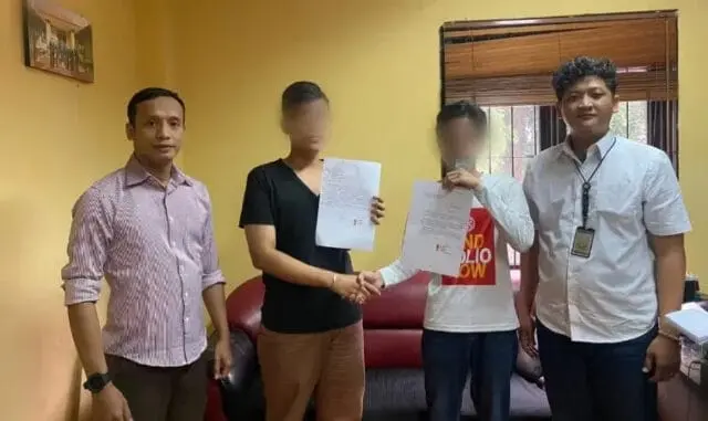Saling Klaim Handphone Lapor Polisi, Berujung Damai Saling Klaim Handphone Lapor Polisi, Berujung Damai