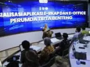 Diskominfo Serahkan Aplikasi E-Office dan E-RKAP ke BUMD Kota Tangerang Diskominfo Serahkan Aplikasi E-Office dan E-RKAP ke BUMD Kota Tangerang