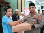 Polisi di Tangerang Catat Aspirasi Warga Cipondoh Lewat Jum’at Curhat Polisi di Tangerang Catat Aspirasi Warga Cipondoh Lewat Jum'at Curhat