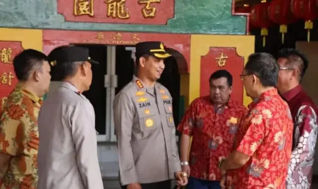 Jelang Imlek 2023, Polisi Kunjungi Sejumlah Vihara di Tangerang Jelang Imlek 2023, Polisi Kunjungi Sejumlah Vihara di Tangerang