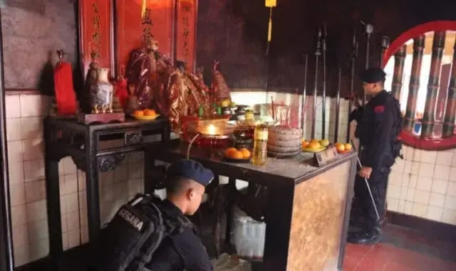 Imlek 2574, Vihara di Kota Tangerang Disterilisasi Tim Jibom Polda Metro Jaya Imlek 2574, Vihara di Kota Tangerang Disterilisasi Tim Jibom Polda Metro Jaya