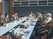 Camat Sepatan Pimpin rapat koordinasi Penertiban pedagang liar bahu jalan Camat Sepatan Pimpin rapat koordinasi Penertiban pedagang liar bahu jalan