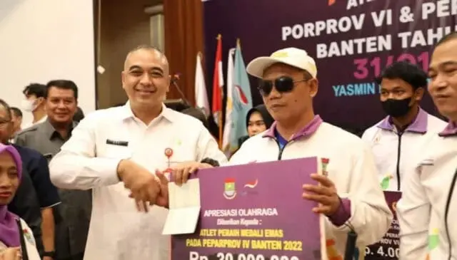 Bupati Tangerang Berikan Bonus ke Atlet Dan Pelatih Porprov Bupati Tangerang Berikan Bonus ke Atlet Dan Pelatih Porprov