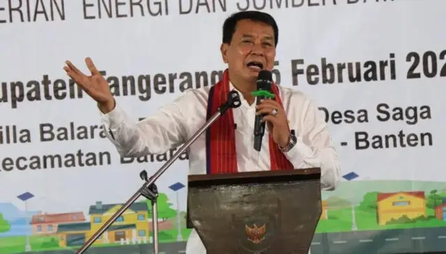 Sekda Resmikan Penerangan Jalan Umum Tenaga Surya PJUTS di Kabupaten Tangerang Sekda Resmikan Penerangan Jalan Umum Tenaga Surya PJUTS di Kabupaten Tangerang
