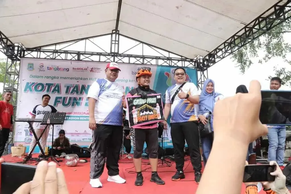 Berhadiah Umrah, Ribuan Warga Ikuti Fun Bike HUT Kota Tangerang Ke-30 Berhadiah Umrah, Ribuan Warga Ikuti Fun Bike HUT Kota Tangerang Ke-30