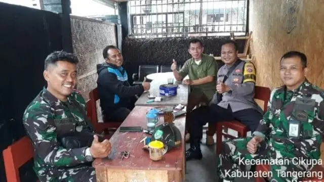 Bhabinkamtibmas Polsek Cikupa Polresta Tangerang Laksanakan Guyub TNI Bhabinkamtibmas Polsek Cikupa Polresta Tangerang Laksanakan Guyub TNI