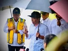 Tinjau Proyek Normalisasi Kali Ciliwung, Presiden: Segera Kita Lanjutkan Kembali Tinjau Proyek Normalisasi Kali Ciliwung, Presiden: Segera Kita Lanjutkan Kembali