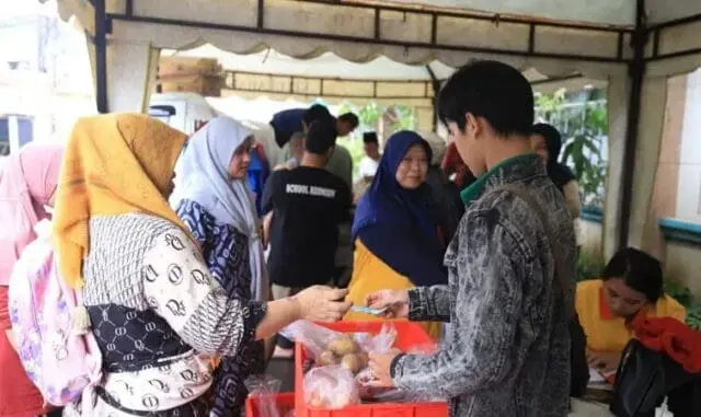 Harga Miring, Gebyar Pangan Murah DKP Kota Tangerang Diserbu Warga Harga Miring, Gebyar Pangan Murah DKP Kota Tangerang Diserbu Warga
