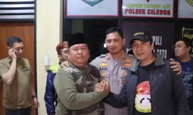 Gegara Lahan Parkir 2 Ormas Bentrok di Tangerang, Polisi: Sudah Berdamai Gegara Lahan Parkir 2 Ormas Bentrok di Tangerang, Polisi: Sudah Berdamai