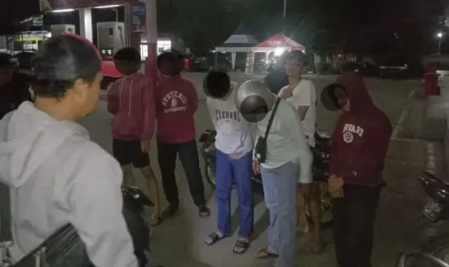 Berkeliaran Mencari Musuh, 5 Remaja Diduga Hendak Tawuran Digelandang Polisi Berkeliaran Mencari Musuh, 5 Remaja Diduga Hendak Tawuran Digelandang Polisi