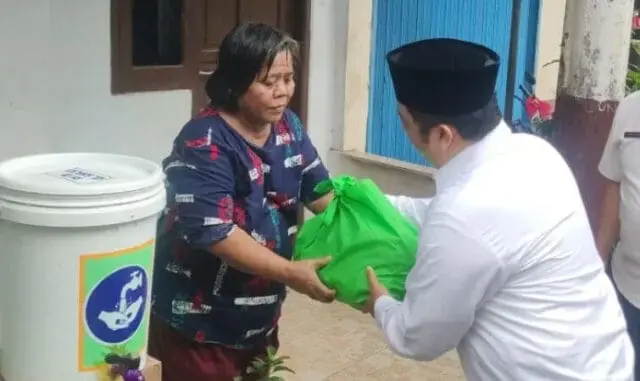 Serentak di 13 Kecamatan, Tangerang Bersedekah Sebar 4.965 Paket Sembako Serentak di 13 Kecamatan, Tangerang Bersedekah Sebar 4.965 Paket Sembako