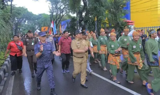 Gerakan Jalan Kebangsaan HUT Kota Tangerang Disebut Bagai Miniatur Indonesia Gerakan Jalan Kebangsaan HUT Kota Tangerang Disebut Bagai Miniatur Indonesia