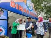 Dinsos Salurkan Biaya Pendidikan Perguruan Tinggi Pada 55 Mahasiswa Kota Tangerang Dinsos Salurkan Biaya Pendidikan Perguruan Tinggi Pada 55 Mahasiswa Kota Tangerang