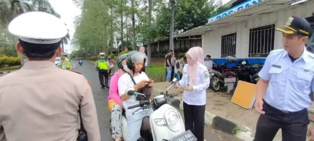 UPT Samsat Balarja Gelar Razia Pajak, Puluhan Kendaraan Bermotor Terjaring razia di Jalan Pemda UPT Samsat Balarja Gelar Razia Pajak, Puluhan Kendaraan Bermotor Terjaring razia di Jalan Pemda