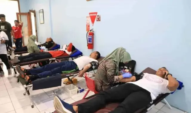 Peduli Sesama, Pegawai Perumdam TKR Donorkan Darah Peduli Sesama, Pegawai Perumdam TKR Donorkan Darah