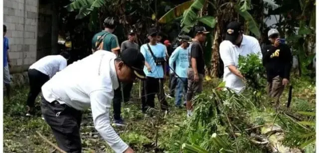 Keren! Camat Sepatan Gotong Royong: Menumbuhkan Kembali Rasa Cinta Pada Lingkungan Keren! Camat Sepatan Gotong Royong: Menumbuhkan Kembali Rasa Cinta Pada Lingkungan