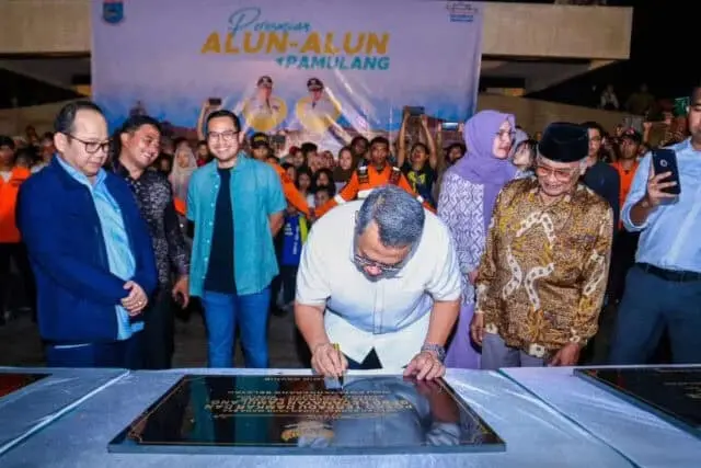 Disambut Antusiasme Warga, Benyamin Resmikan Alun-Alun Pamulang Disambut Antusiasme Warga, Benyamin Resmikan Alun-Alun Pamulang
