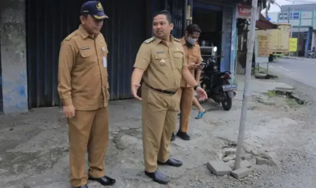 Cek Perbaikan Jalan, Walikota Tangerang: Jangan Asal-Asalan Cek Perbaikan Jalan, Walikota Tangerang: Jangan Asal-Asalan
