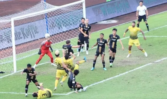 PS Barito Putra Kalahkan Dewa United FC 2-1 di Stadion Indomilk Tangerang PS Barito Putra Kalahkan Dewa United FC 2-1 di Stadion Indomilk Tangerang