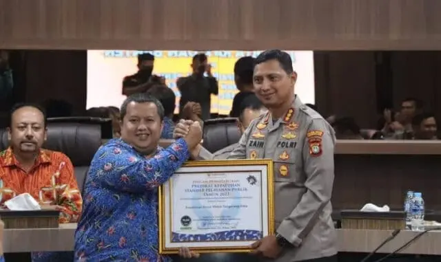Kepatuhan Pelayanan Publik Tertinggi, Ombudsman RI Beri Penghargaan Polres Metro Tangerang Kota Kepatuhan Pelayanan Publik Tertinggi, Ombudsman RI Beri Penghargaan Polres Metro Tangerang Kota