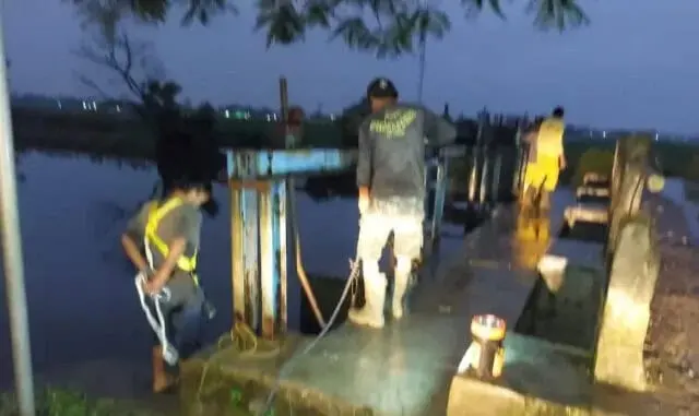 Banjir, Ratusan Petugas DPUPR Kota Tangerang Disiagakan Selama 24 Jam Banjir, Ratusan Petugas DPUPR Kota Tangerang Disiagakan Selama 24 Jam