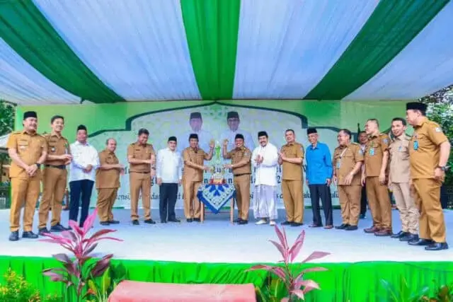 MTQ Tingkat Pelajar se-Tangsel Resmi Ditutup, Kecamatan Pondok Aren Keluar Jadi Juara Umum MTQ Tingkat Pelajar se-Tangsel Resmi Ditutup, Kecamatan Pondok Aren Keluar Jadi Juara Umum