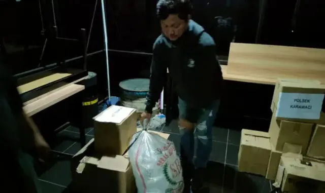 Pengedar Miras Buat Resah Warga di Tangerang Diamankan Polisi RW dan Tim Resmob Pengedar Miras Buat Resah Warga di Tangerang Diamankan Polisi RW dan Tim Resmob