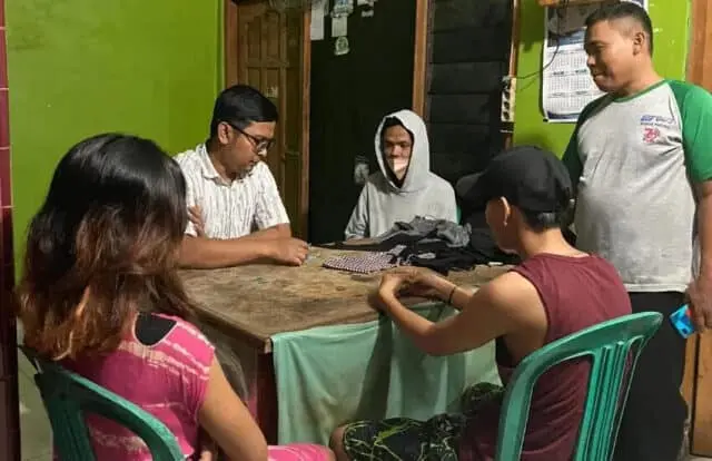 Lagi Wik Wik, Polisi RW Tindak Prostitusi Online dalam Kontrakan di Tangerang Lagi Wik Wik, Polisi RW Tindak Prostitusi Online dalam Kontrakan di Tangerang
