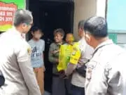 Polisi RW Bersama Kapolsek Matraman Cari Solusi Bantu Balita Stunting Polisi RW Bersama Kapolsek Matraman Cari Solusi Bantu Balita Stunting