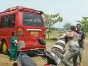 Efek Ketersinggungan Sopir dan Sopir Berantem Efek Ketersinggungan Sopir dan Sopir Berantem