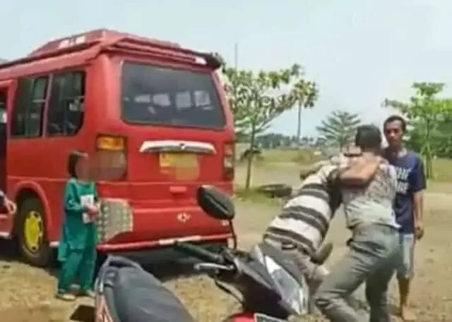 Efek Ketersinggungan Sopir dan Sopir Berantem Efek Ketersinggungan Sopir dan Sopir Berantem
