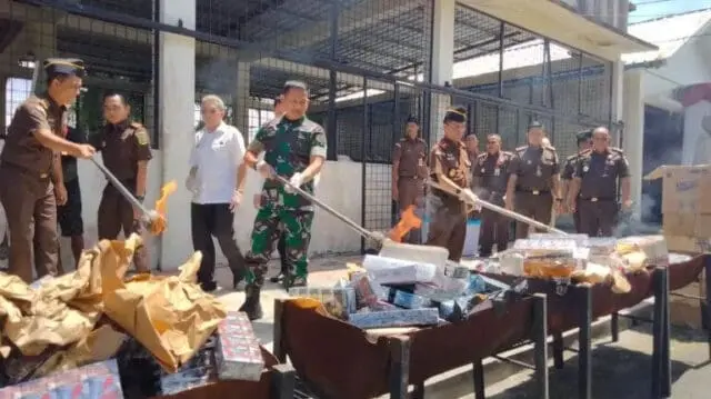 Luar Biasa! Kejari Kabupaten Tangerang Musnahkan Barang Bukti dari 53 Perkara Luar Biasa! Kejari Kabupaten Tangerang Musnahkan Barang Bukti dari 53 Perkara